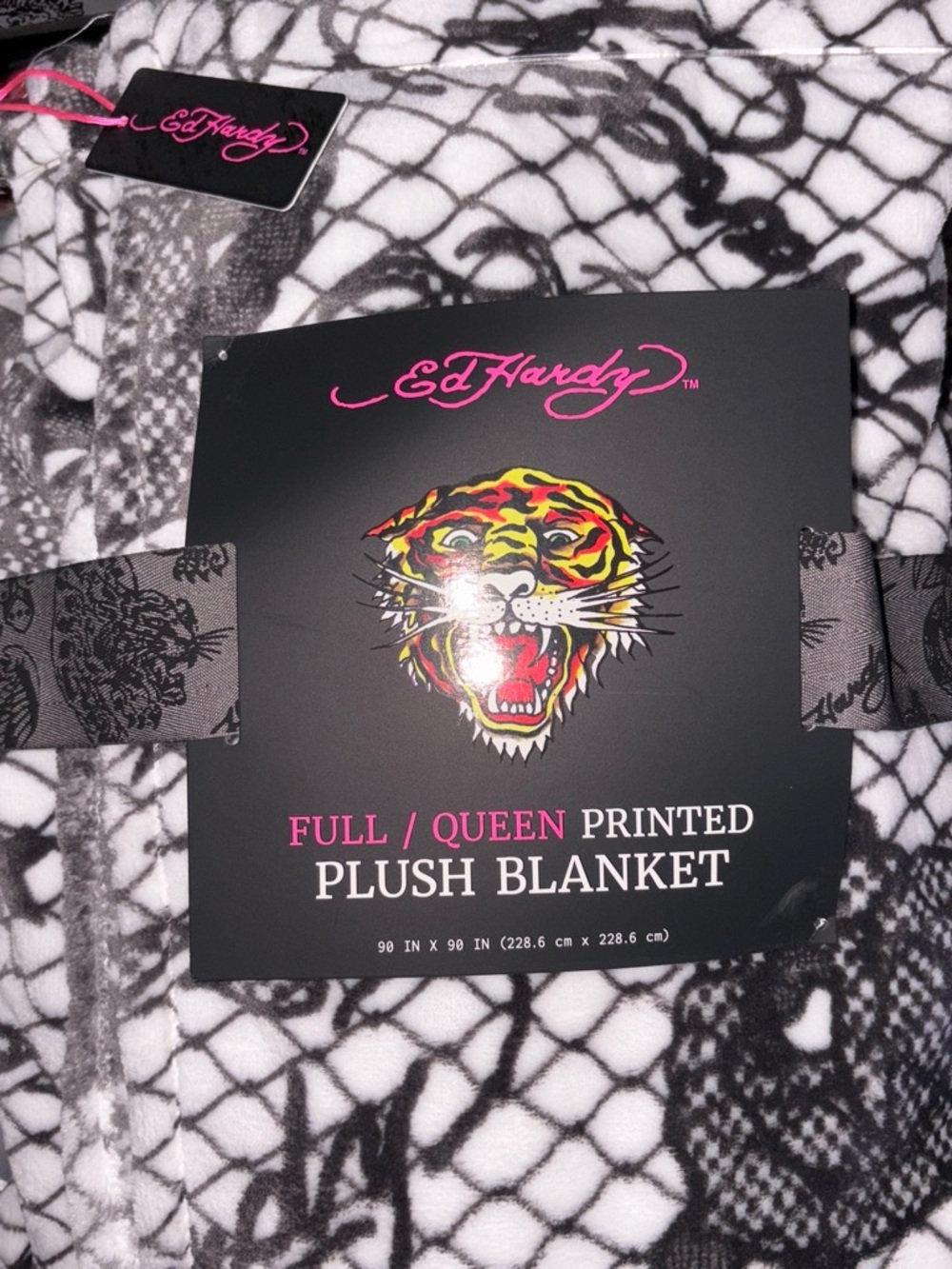 Ed Hardy Black White FULL/QUEEN Plush Blanket with black and white roses